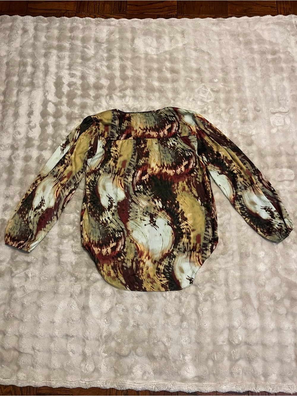 Simply Vera Vera Wang Abstract Watercolor Tie Neck Blouse Medium - Picture 3 of 15